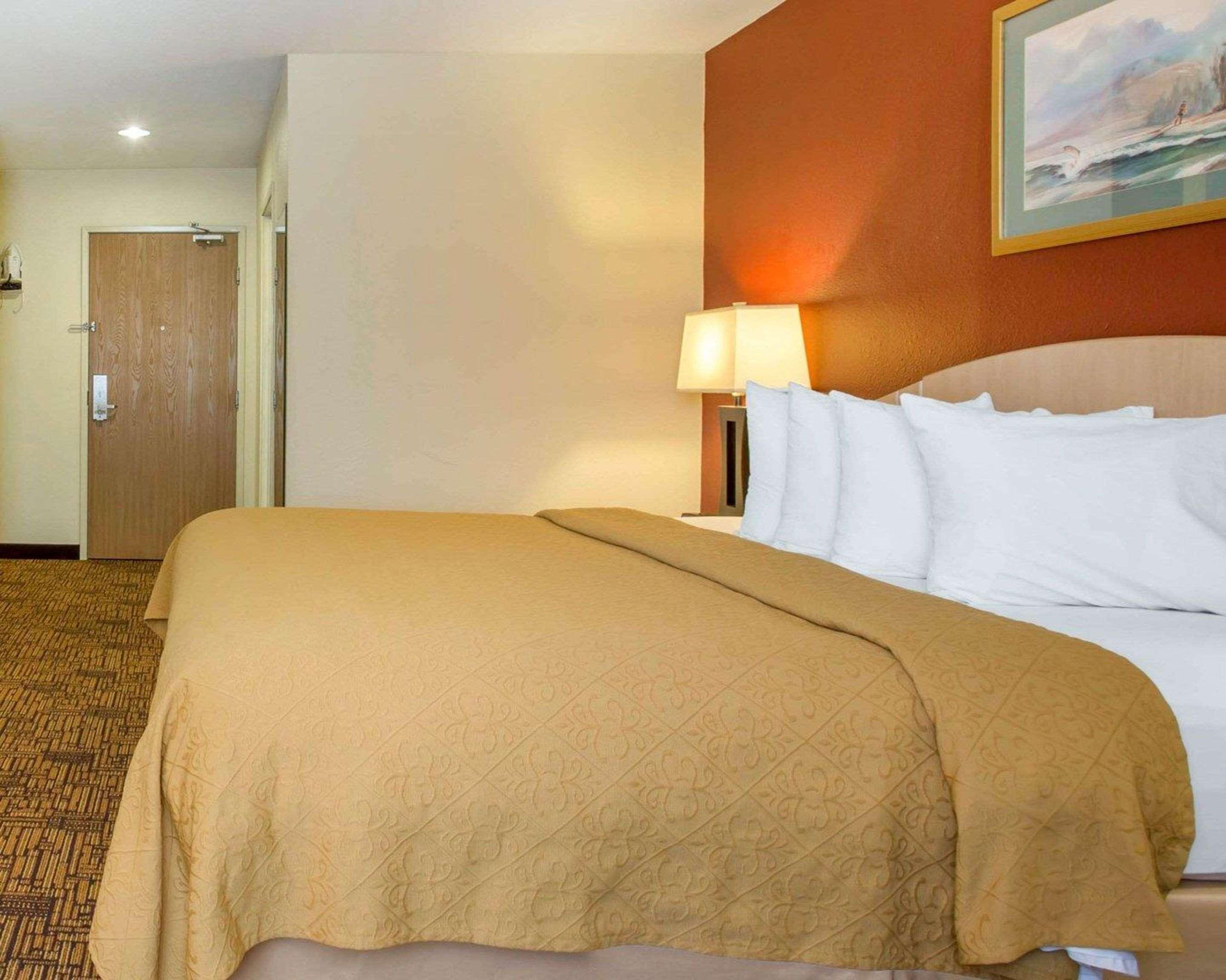 Quality Inn & Suites Від Екстер'єр фото